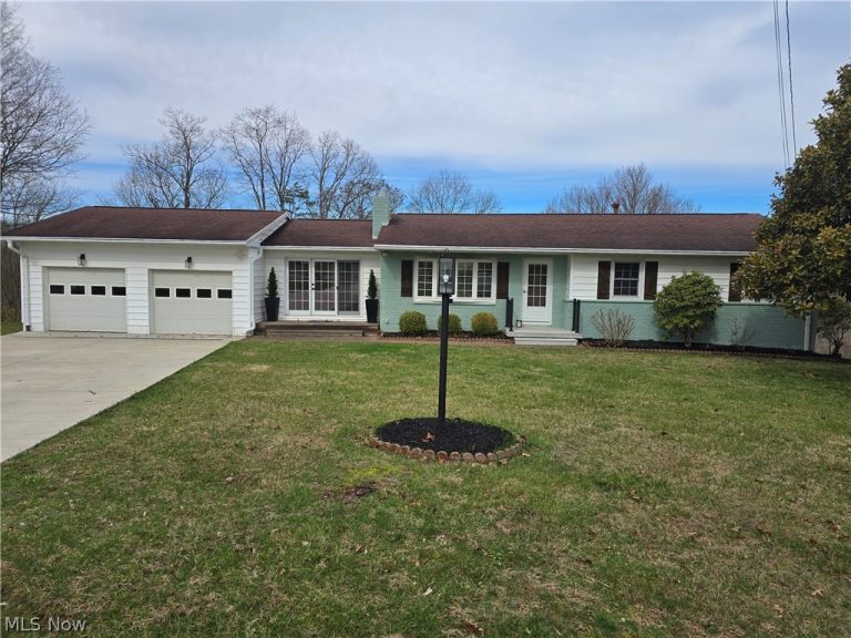 52 Meadow Ln Circle, Parkersburg, WV, 26101
