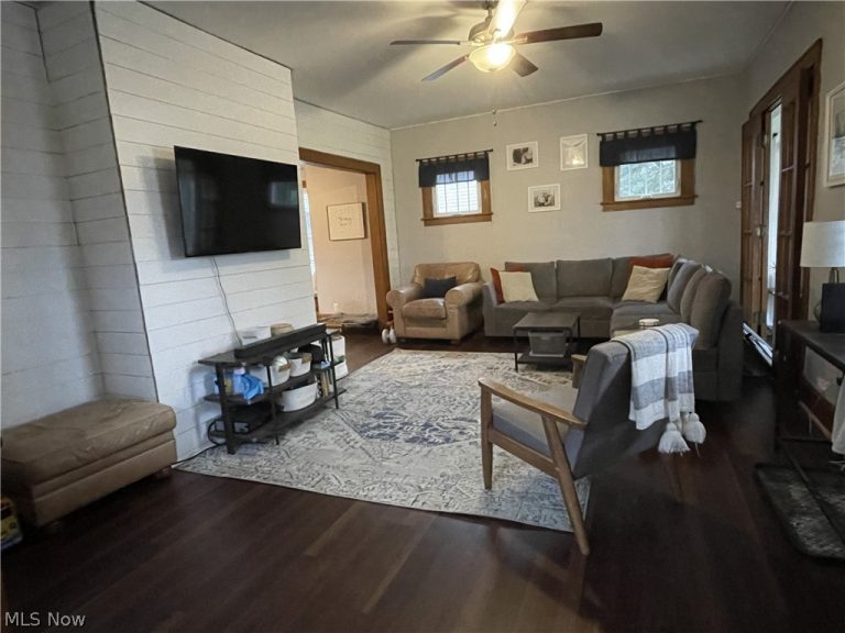 630 Oakland Boulevard, Cambridge, OH - Photo 3