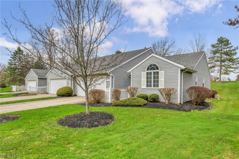 9841 Brookline Oval, Strongsville, OH - Photo 2