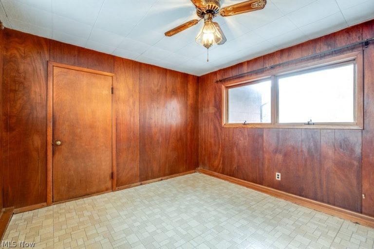 684 Sherwood Drive, Aurora, OH - Photo 5