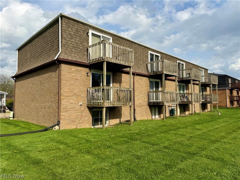 4107 Orchard Dale Drive #8, Canton, OH - Photo 2