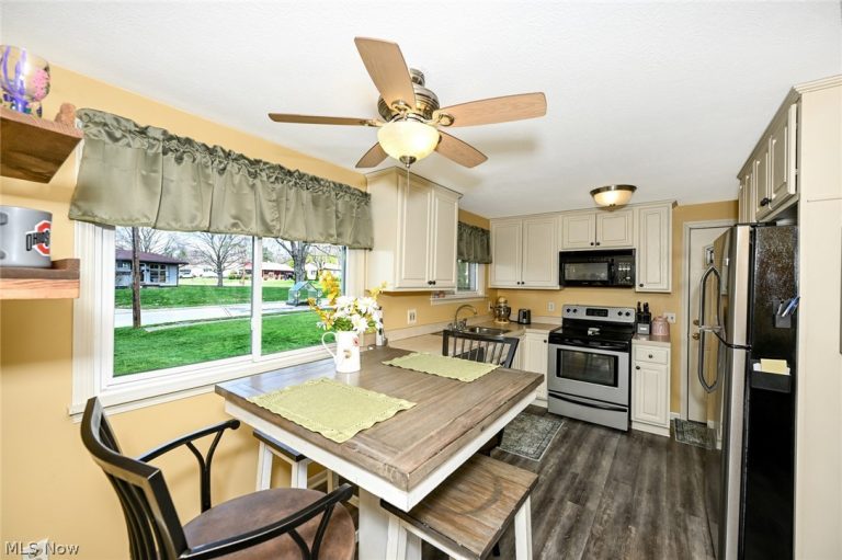 1156 Terrace Road, North Canton, OH - Photo 2