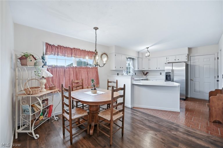 1740 Hearthside Drive, Salem, OH - Photo 8