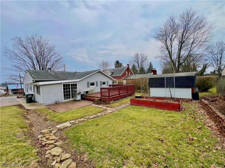 325 Mckinley Avenue, Carrollton, OH - Photo 4