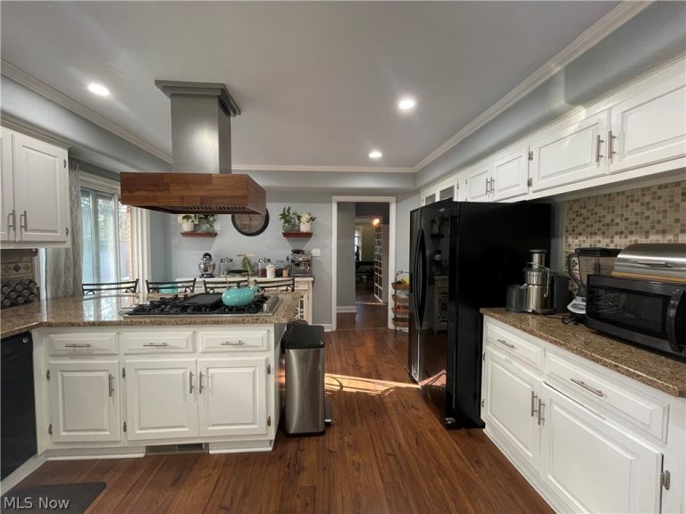 1534 Belvoir Boulevard, South Euclid, OH - Photo 5