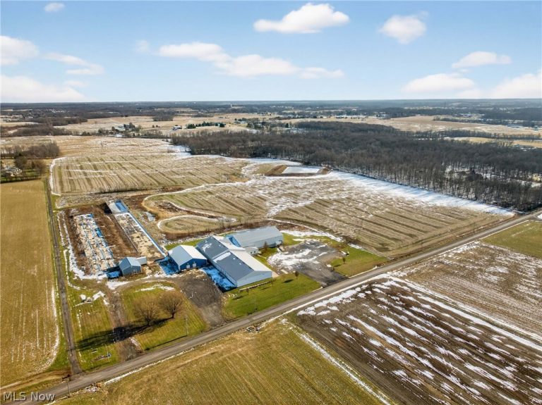 Deerfield Avenue, Dalton, OH - Photo 3