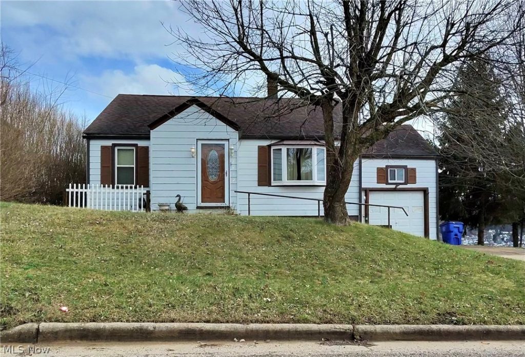 1212 Maine Boulevard, East Liverpool, OH