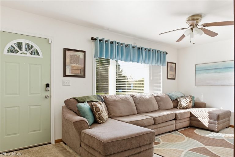 3702 Cumberland Circle, Youngstown, OH - Photo 5