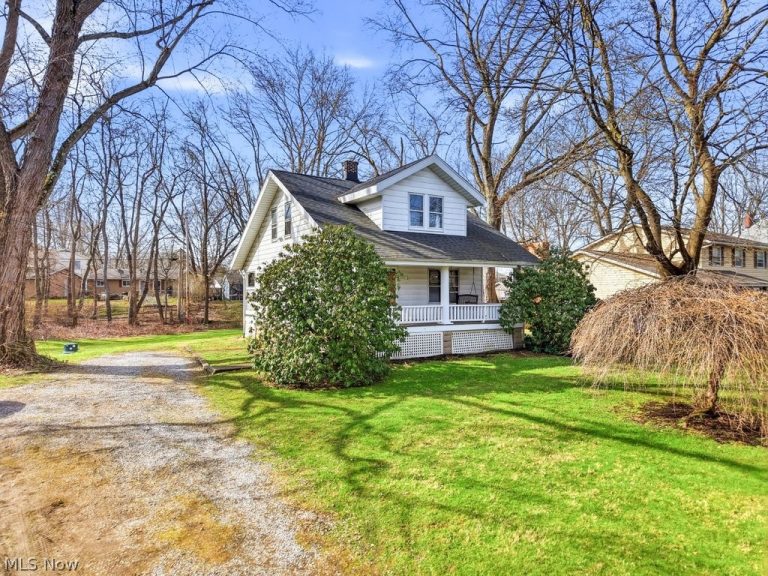 2410 Munroe Falls Avenue, Cuyahoga Falls, OH - Photo 2