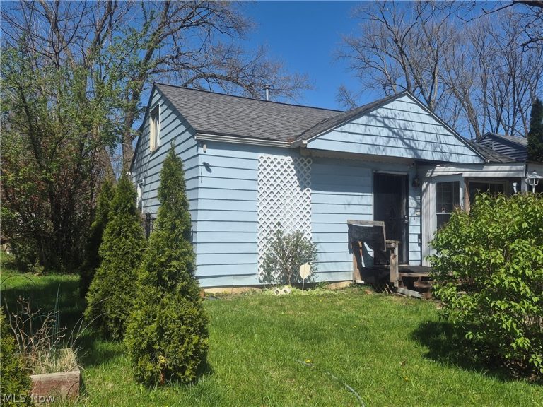 12600 Matherson Avenue, Cleveland, OH - Photo 2