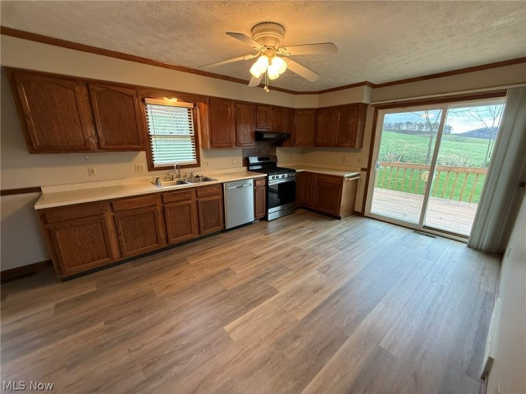 2286 Stonecreek Road, New Philadelphia, OH - Photo 5