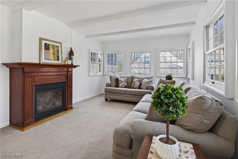 8253 Summit Drive, Chagrin Falls, OH - Photo 5