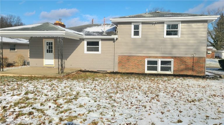 515 Murray Hill Drive, Youngstown, OH - Photo 2