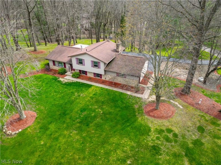 12432 Ledgeview Street, Canal Fulton, OH - Photo 2