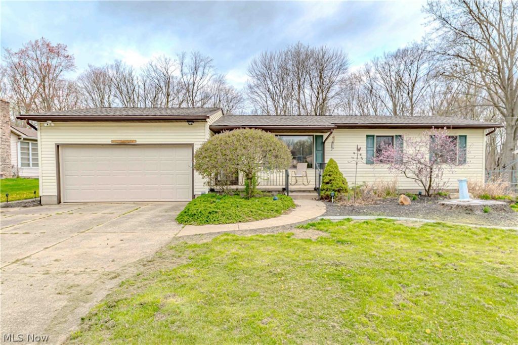 2989 Fair Oaks Drive, Norton, OH