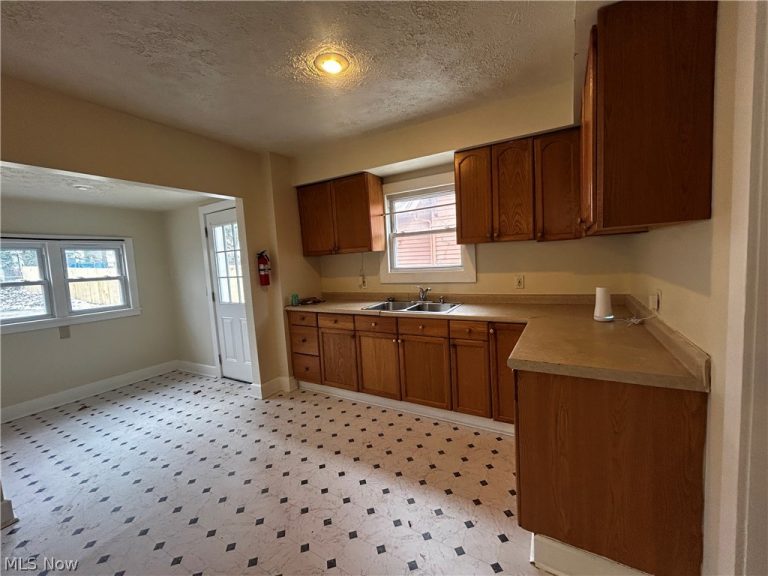 431 Noah Avenue, Akron, OH - Photo 5