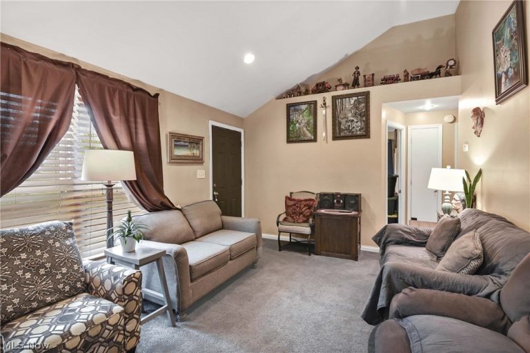 12820 Longmead Avenue, Cleveland, OH - Photo 8