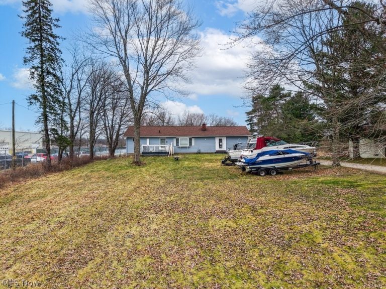 200 Cochran Road, Cuyahoga Falls, OH - Photo 2