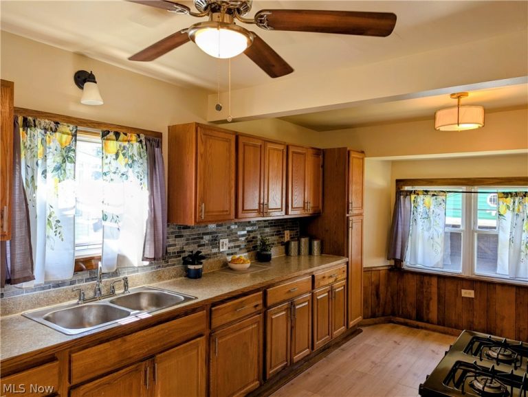 2108 Marlindale Road, Cleveland Heights, OH - Photo 5