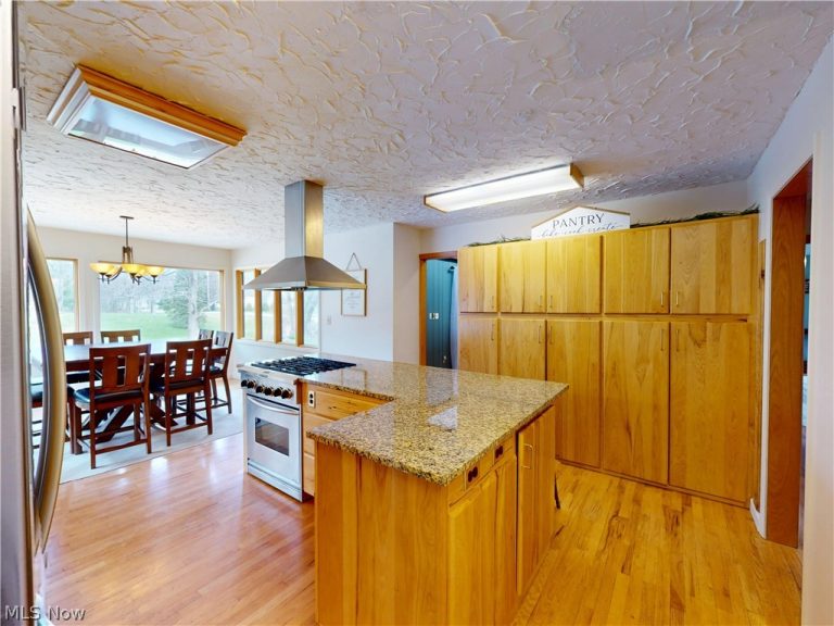682 Rural Road, Eastlake, OH - Photo 3