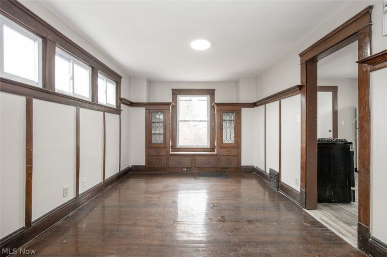 17421 Broadway Avenue, Maple Heights, OH - Photo 8