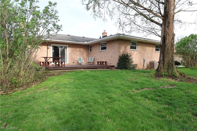 6663 Donna Rae Drive, Seven Hills, OH - Photo 2