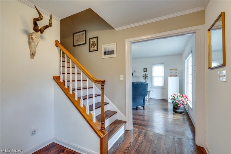 568 Hampshire Road, Fairlawn, OH - Photo 5