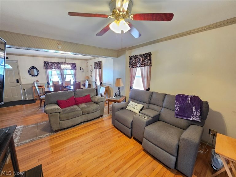 5107 Krueger Avenue, Parma, OH - Photo 6
