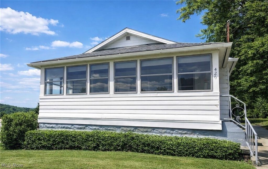 426 Queisner Avenue, Lowellville, OH