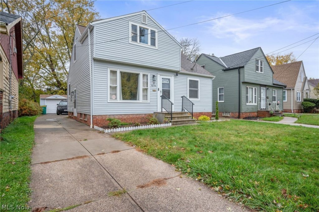 5234 Erwin Street, Maple Heights, OH