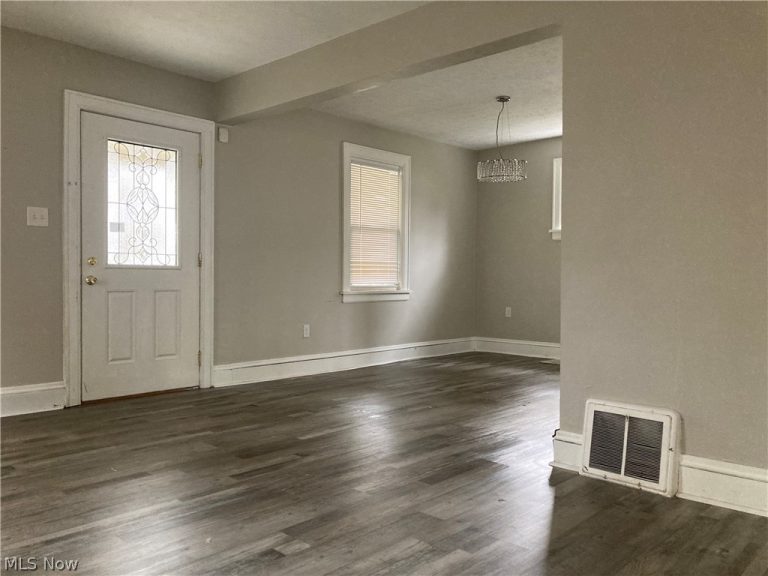 1499 Beardsley Street, Akron, OH - Photo 5