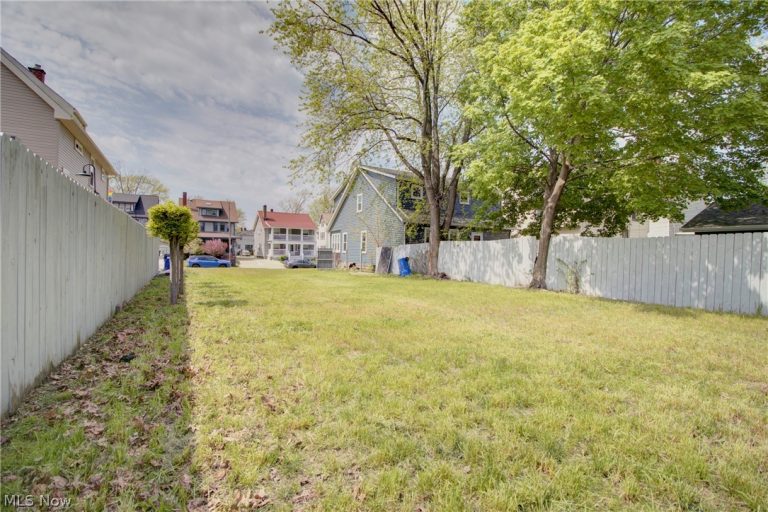 V/L 1283 106th Street, Cleveland, OH - Photo 2