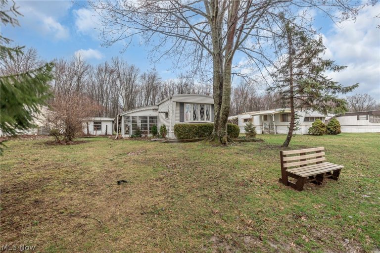 49 Patio Lane, Olmsted Twp, OH - Photo 2