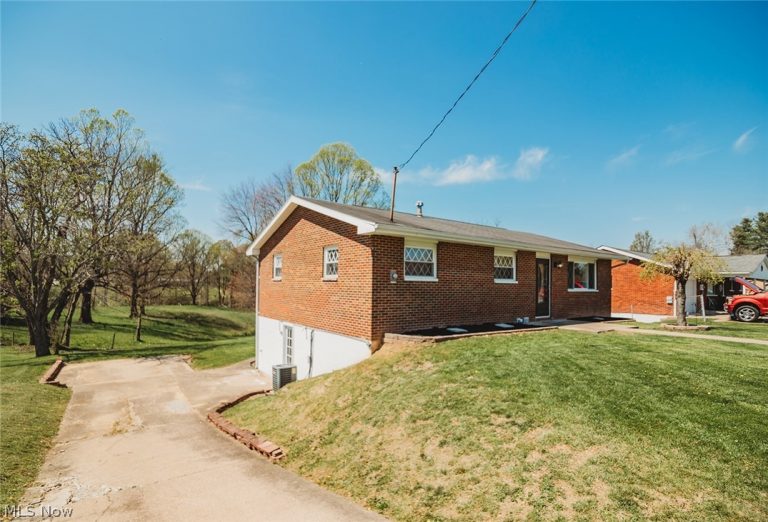 19 Osborne Street, Washington, WV - Photo 5