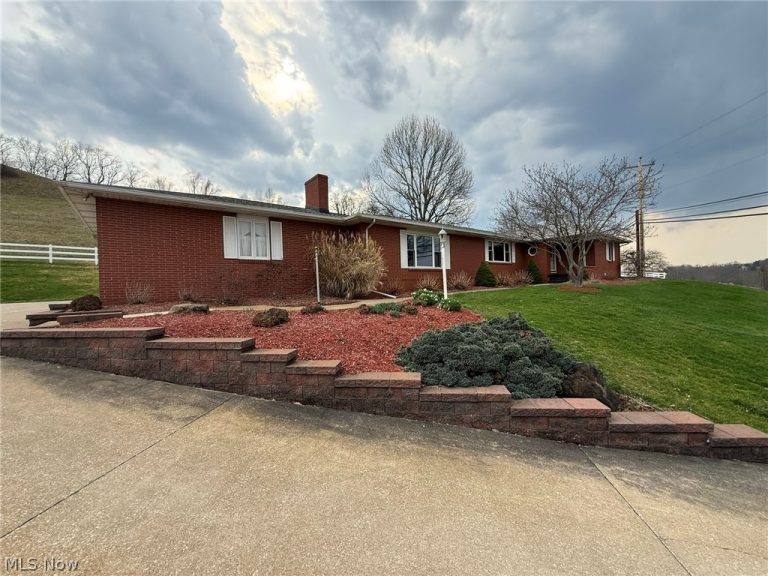 1728 State Route 39, New Philadelphia, OH - Photo 2