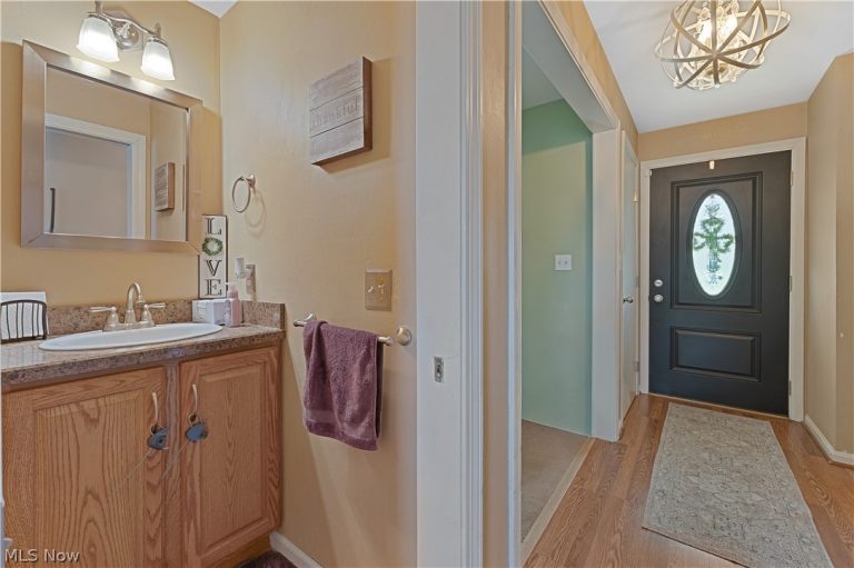 1338 Valley View Drive, Boardman, OH - Photo 6