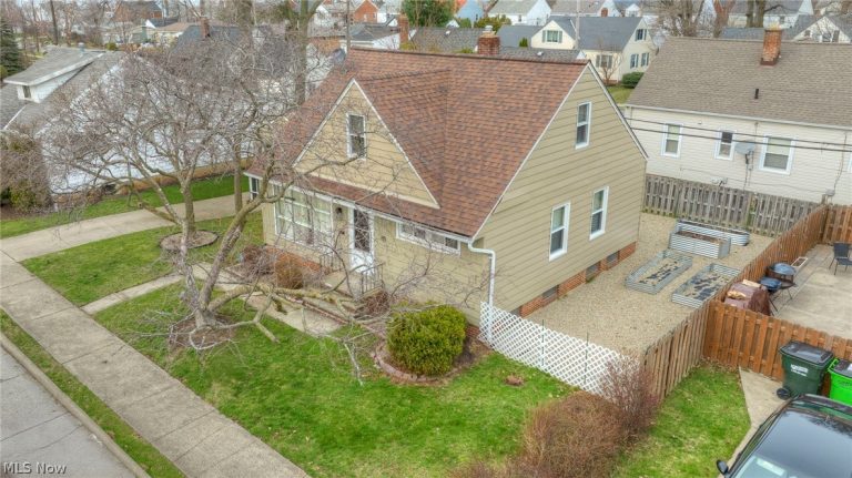 85 205th Street, Euclid, OH - Photo 4