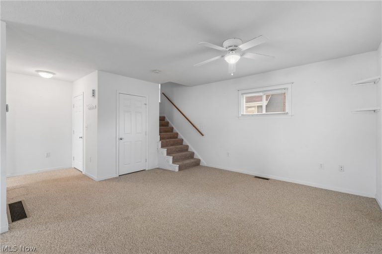 881 College Road, Alliance, OH - Photo 5