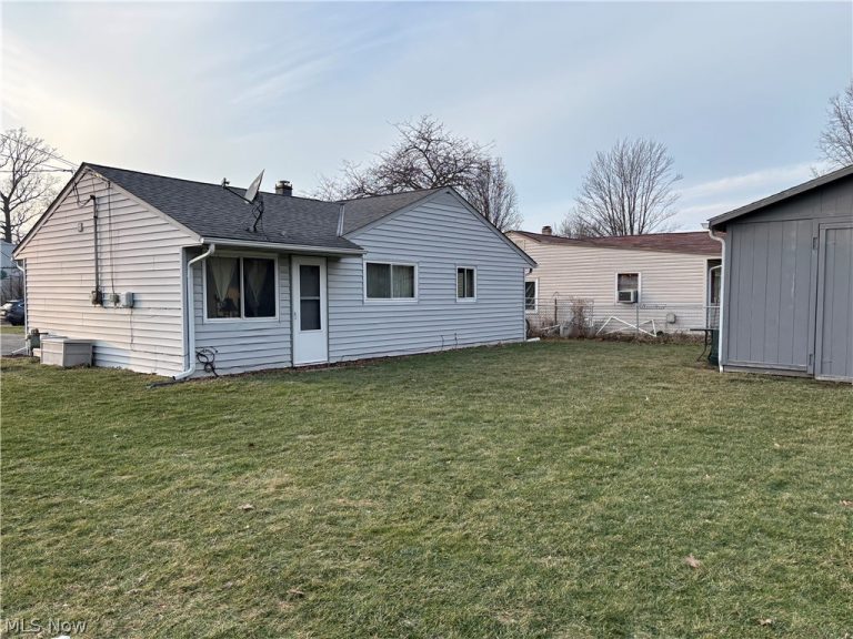 4865 Robinwood Drive, Mentor, OH - Photo 6