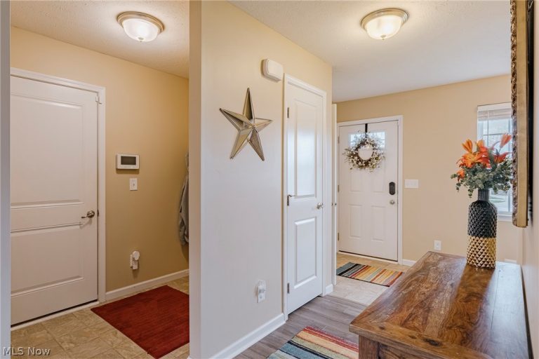 519 Ashwood Lane, Painesville, OH - Photo 4