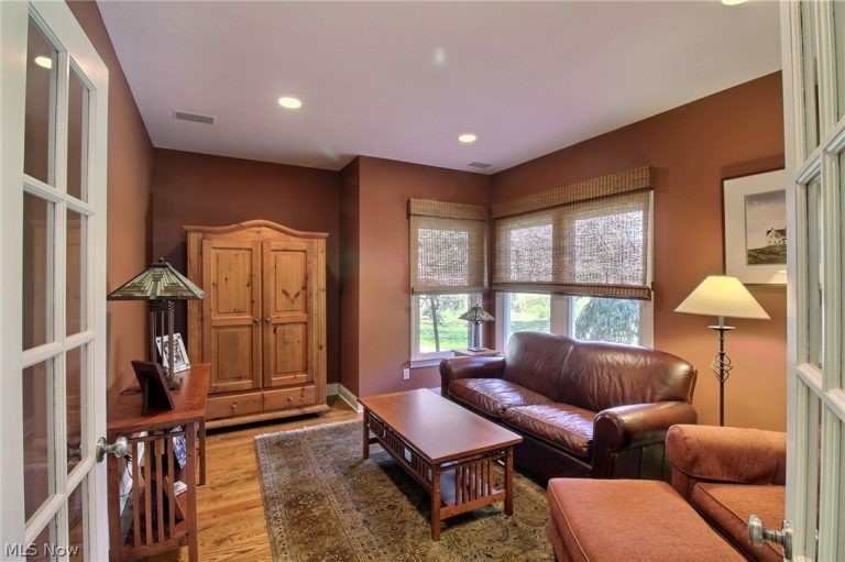 79 Haskell Drive, Bratenahl, OH - Photo 8