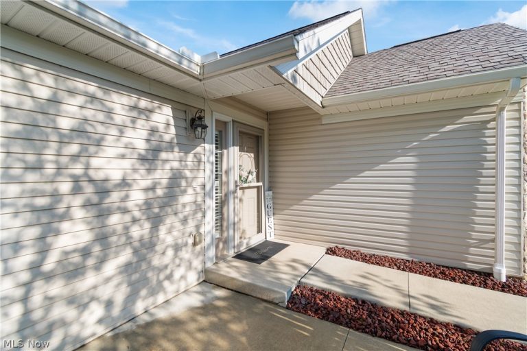 257 Woodbury Circle, Dalton, OH - Photo 4