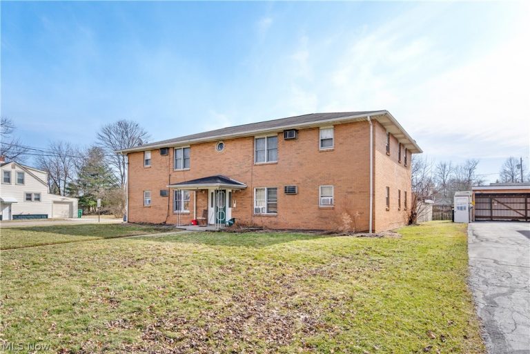 895 Cook Avenue, Youngstown, OH - Photo 2