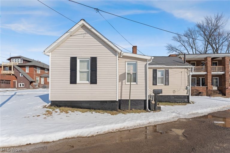 912 Essig Court, Canton, OH, 44703