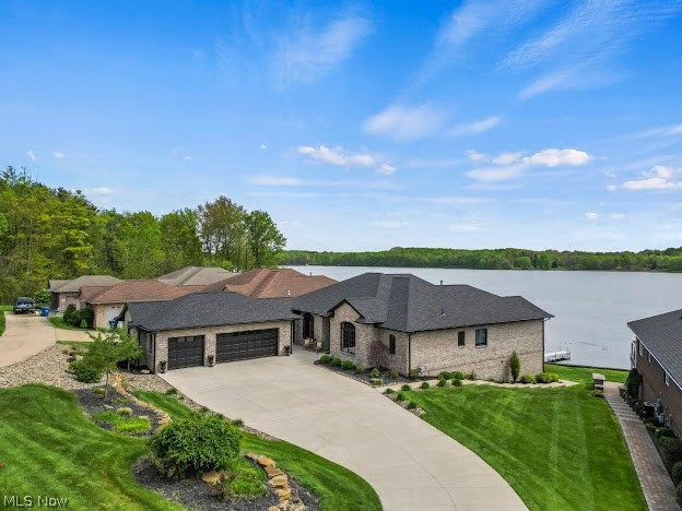 1004 Waters Edge Drive, Columbiana, OH, 44408