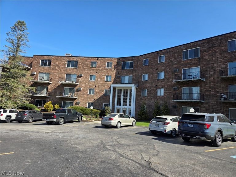 315 Solon Rd #309, Chagrin Falls, OH - Photo 2