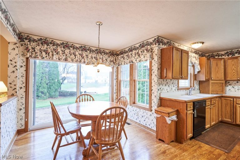 2987 Woodcrest Drive, Fairlawn, OH - Photo 6