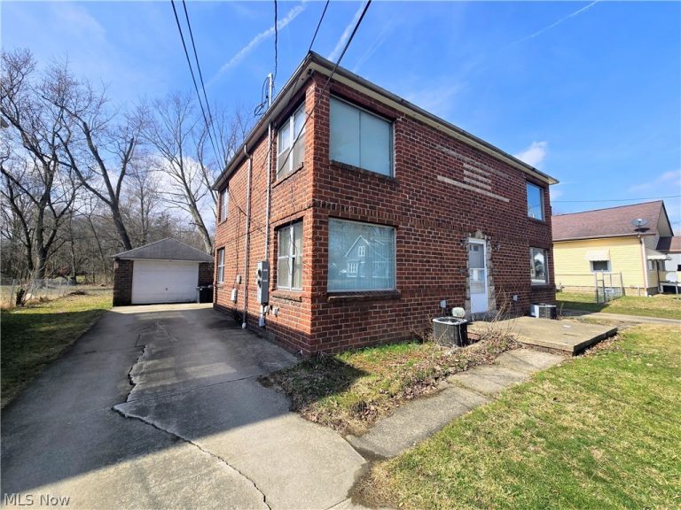 538 Nash Street, Niles, OH - Photo 2