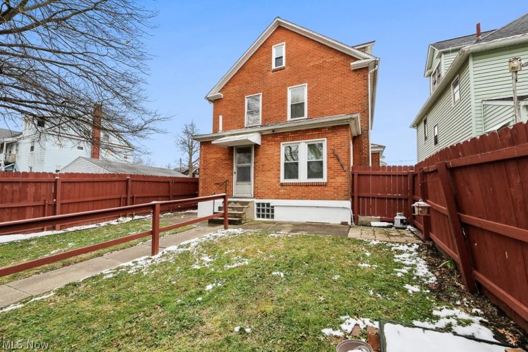 233 Cambridge Street, Alliance, OH - Photo 3