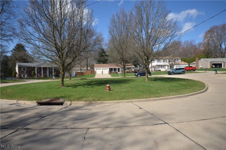 264 High Point Circle, Tallmadge, OH - Photo 2